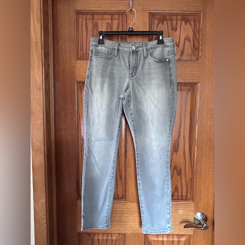 Athleta Women’s Light Gray Slim Sculptek Jeans